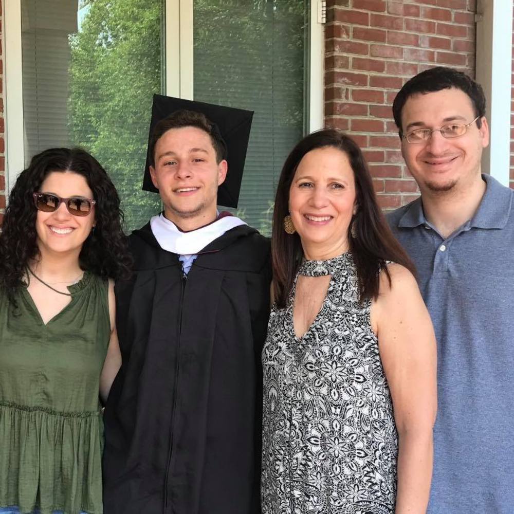 Meet your Posher, Laurie